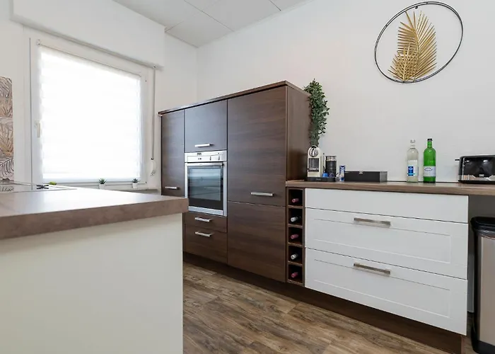 Luxx Home Mm, Airport- Fuer 7 Personen-Parken-Kueche