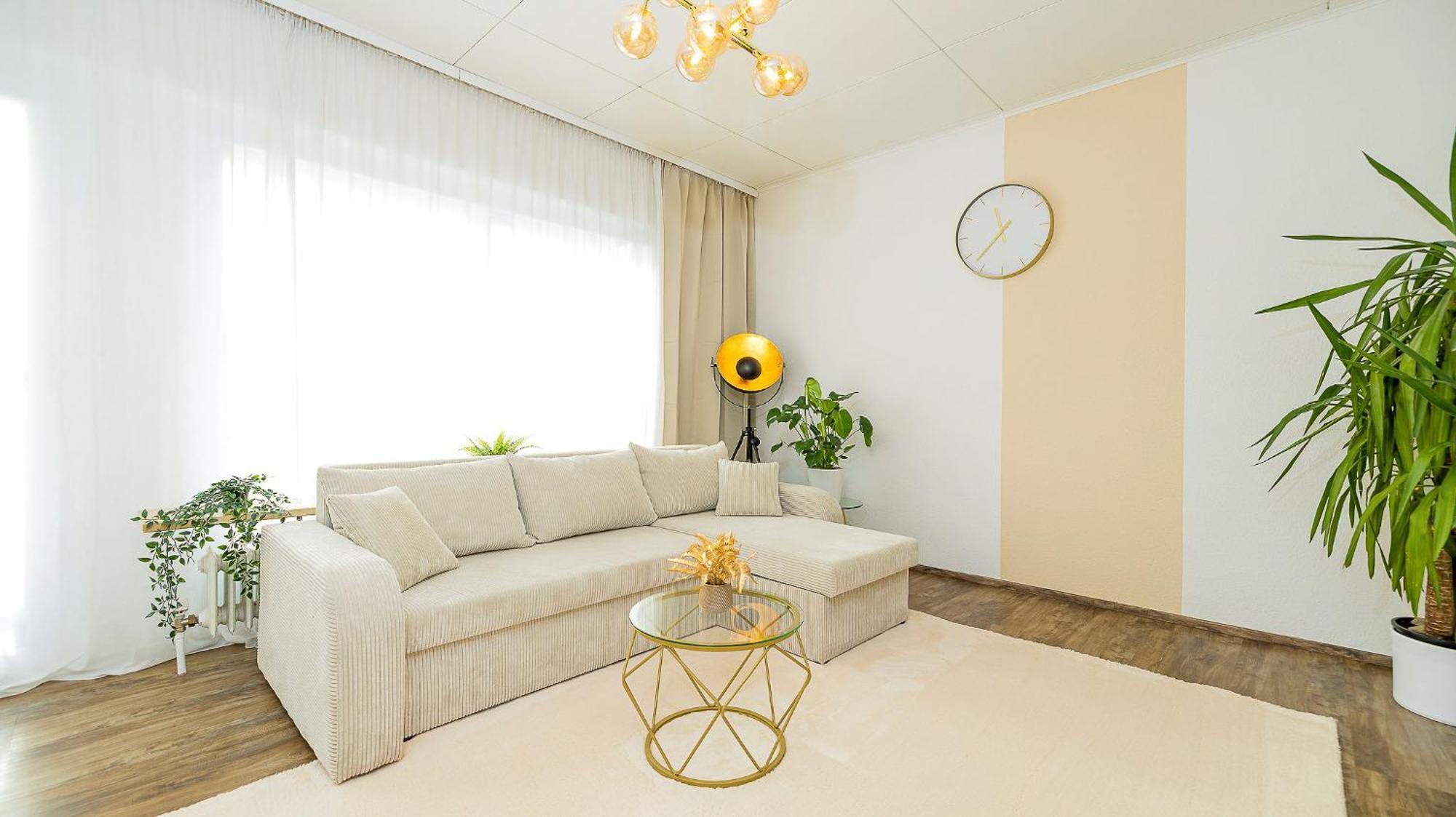 Apartment Luxx Mm, Airport- Fuer 7 Personen-parken-kueche *