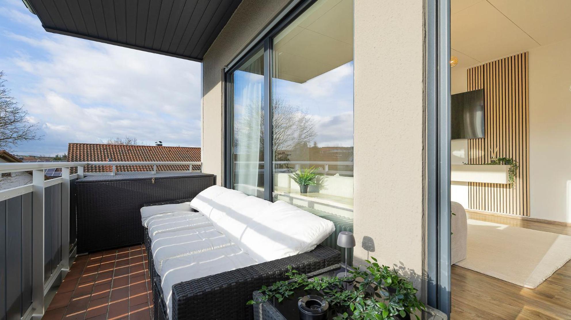 Luxx Mm, Airport- Fuer 7 Personen-parken-kueche *